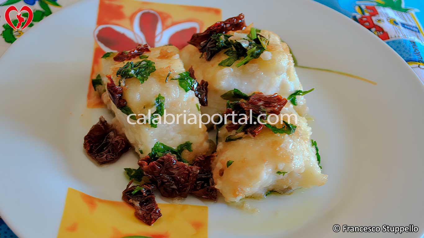 Ricetta del Baccalà ai Pomodori Secchi alla Calabrese Ricetta del Baccalà ai Pomodori Secchi alla Calabrese