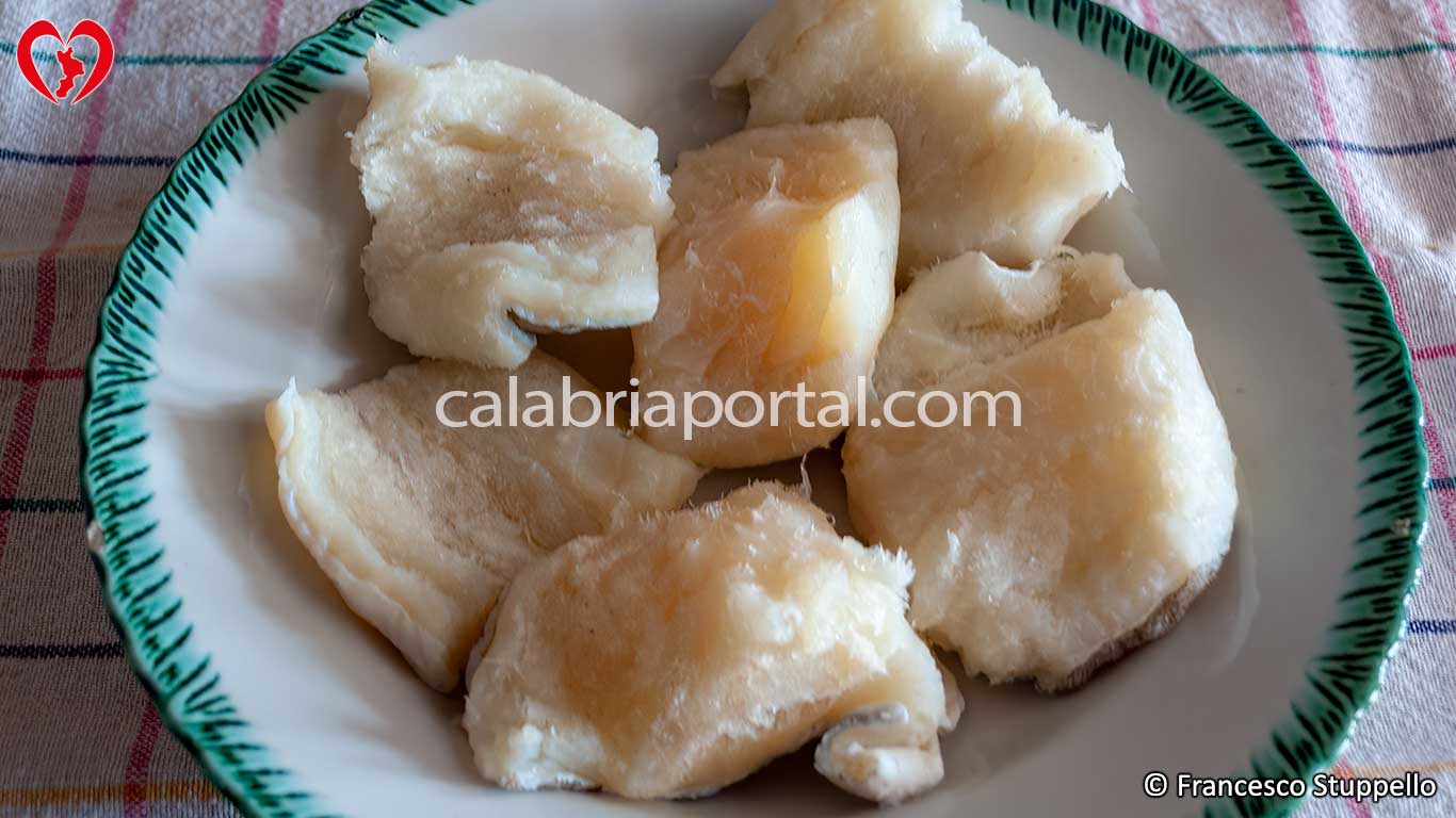 Ricetta del Baccalà Fritto alla Calabrese: Tranci di Pesce Ricetta del Baccalà Fritto alla Calabrese: Tranci di Pesce