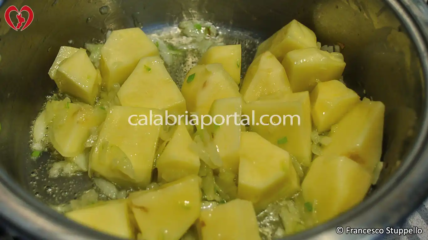 Ricetta delle Patate Stufate e Baccalà alla Calabrese Ricetta delle Patate Stufate e Baccalà alla Calabrese