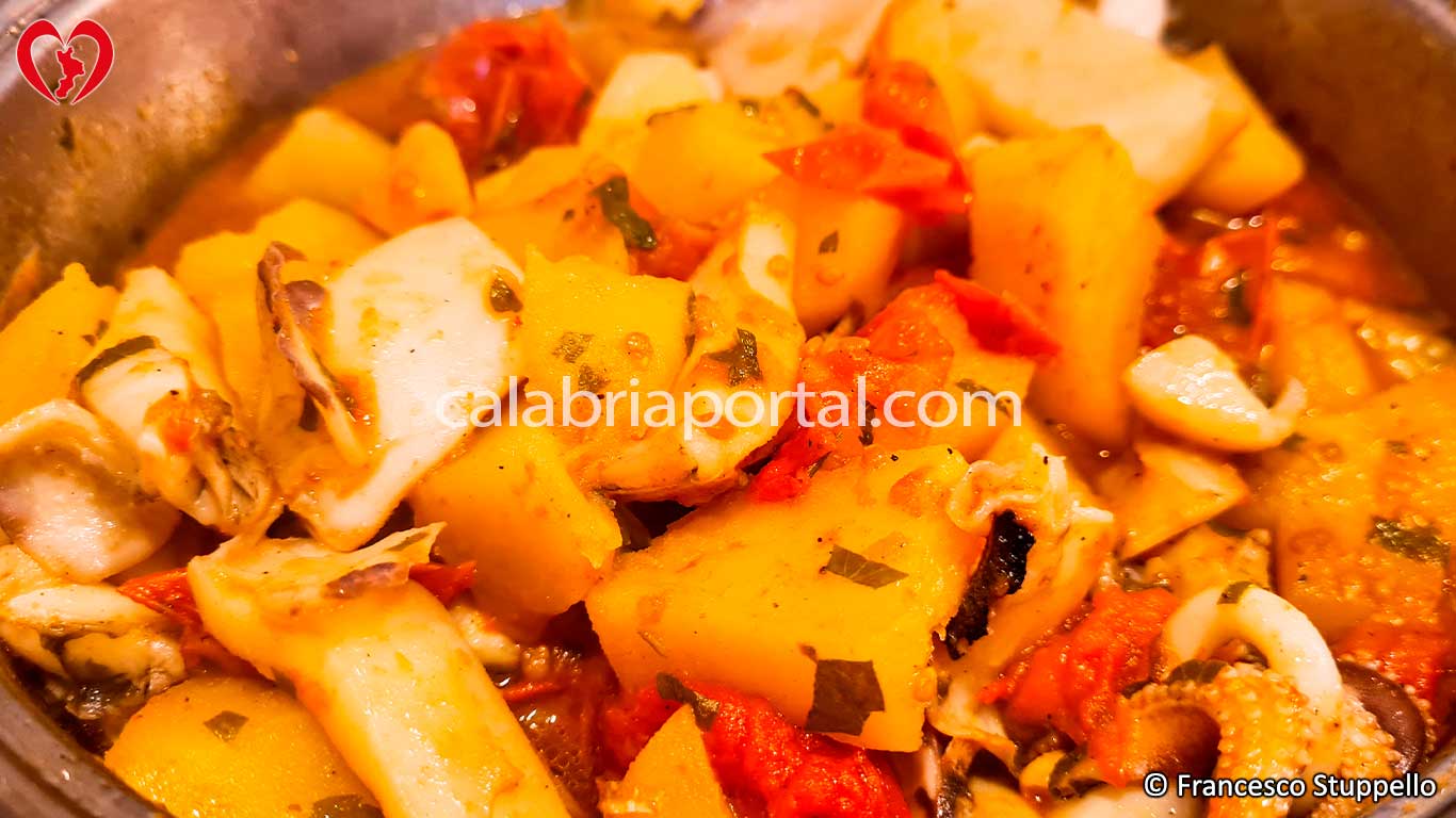 Ricetta Seppie e Patate in Umido
