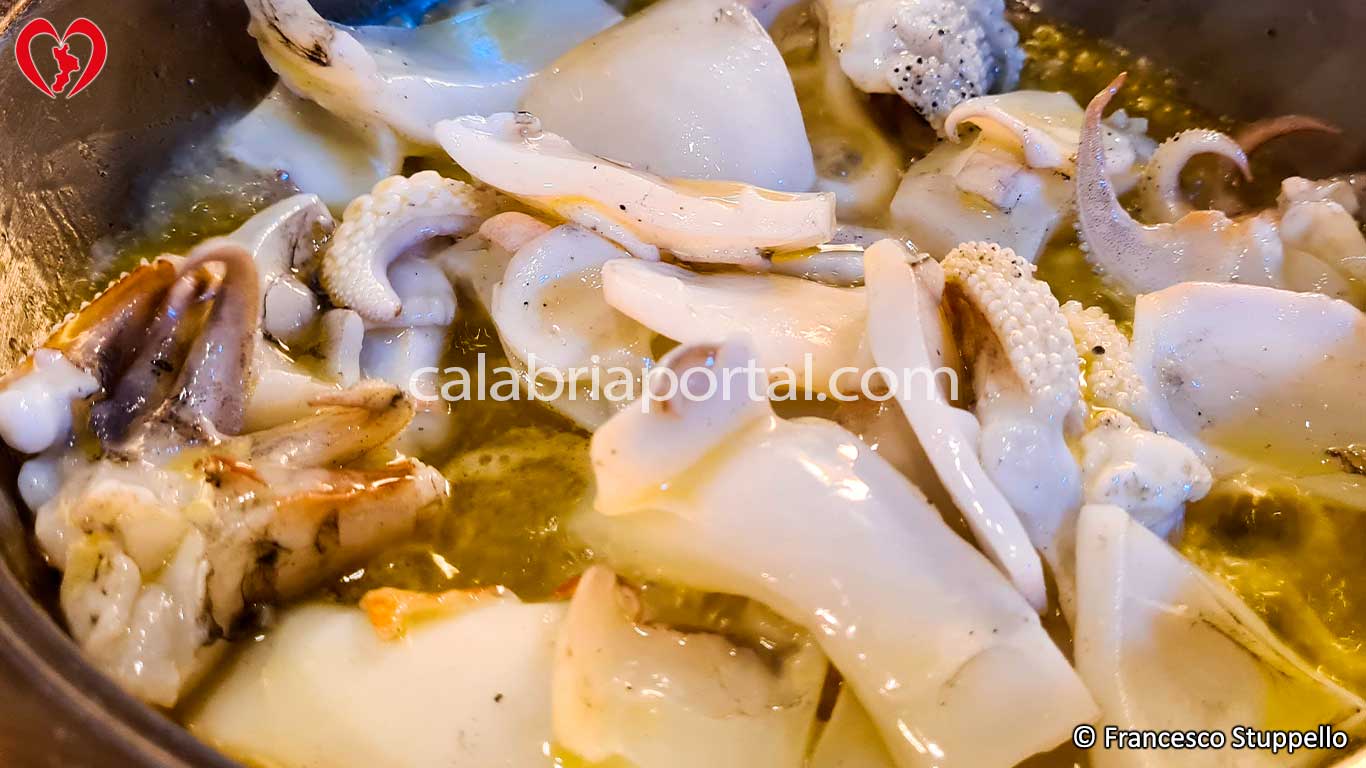 Ricetta Seppie e Patate in Umido: Le Seppie Sfumate