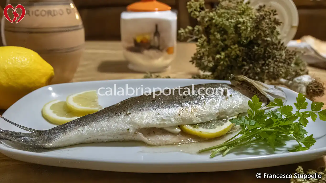 Ricetta della Spigola al Forno alla Calabrese Ricetta della Spigola al Forno alla Calabrese