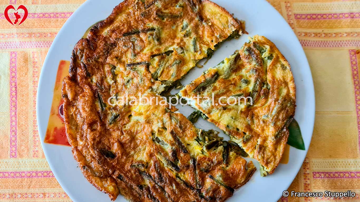 Ricetta della Frittata di Asparagi Selvatici alla Calabrese: piatto pronto Ricetta della Frittata di Asparagi Selvatici alla Calabrese: piatto pronto
