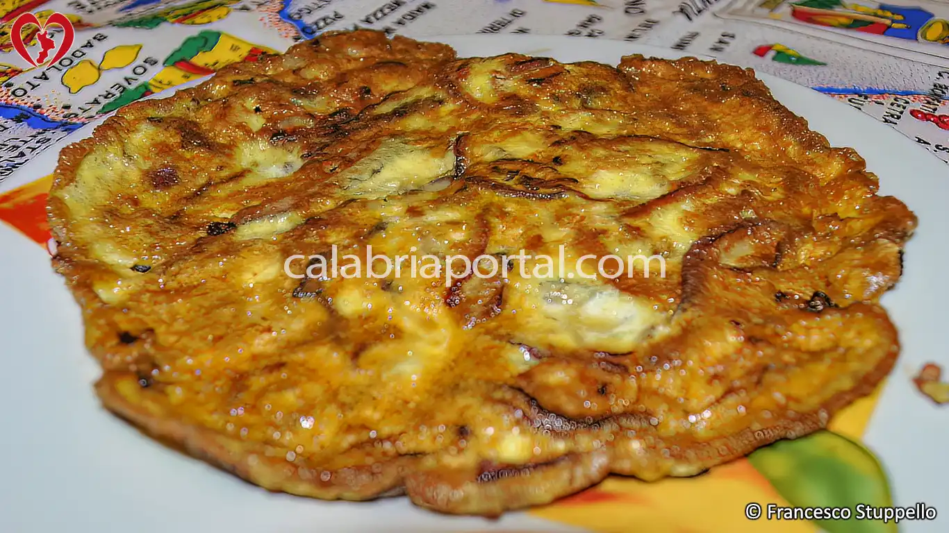 Ricetta della Frittata di Cipolle alla Calabrese Ricetta della Frittata di Cipolle alla Calabrese