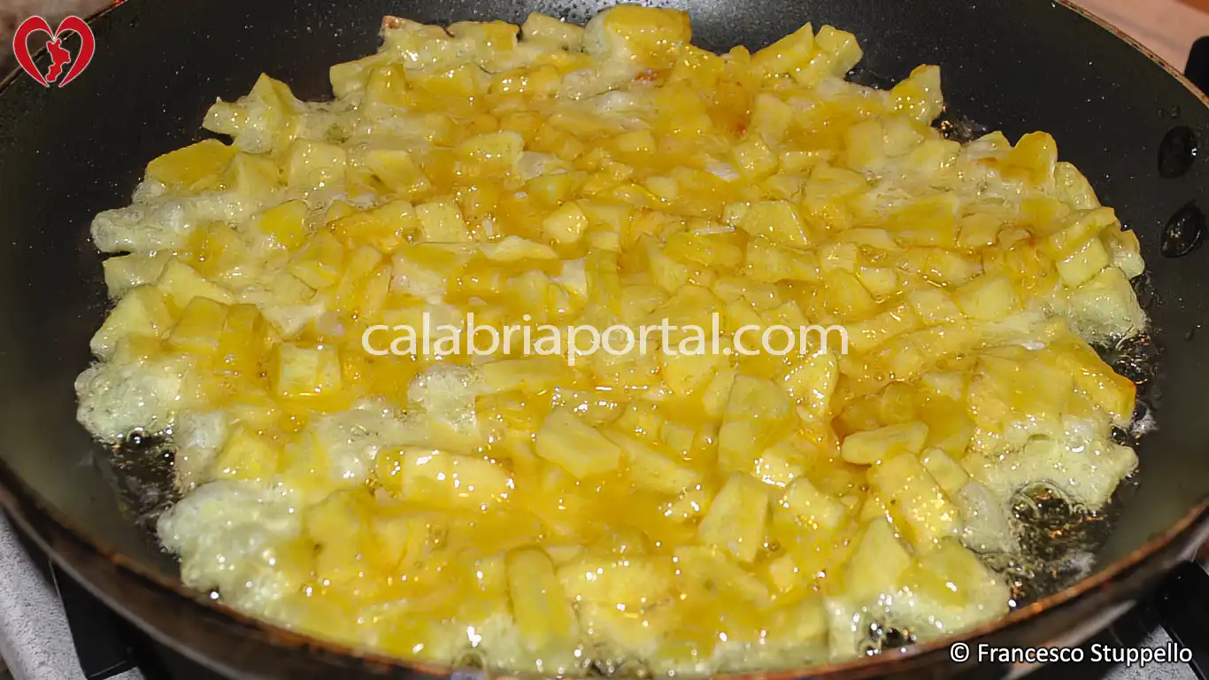 Ricetta Calabrese della Frittata di Patate Ricetta Calabrese della Frittata di Patate