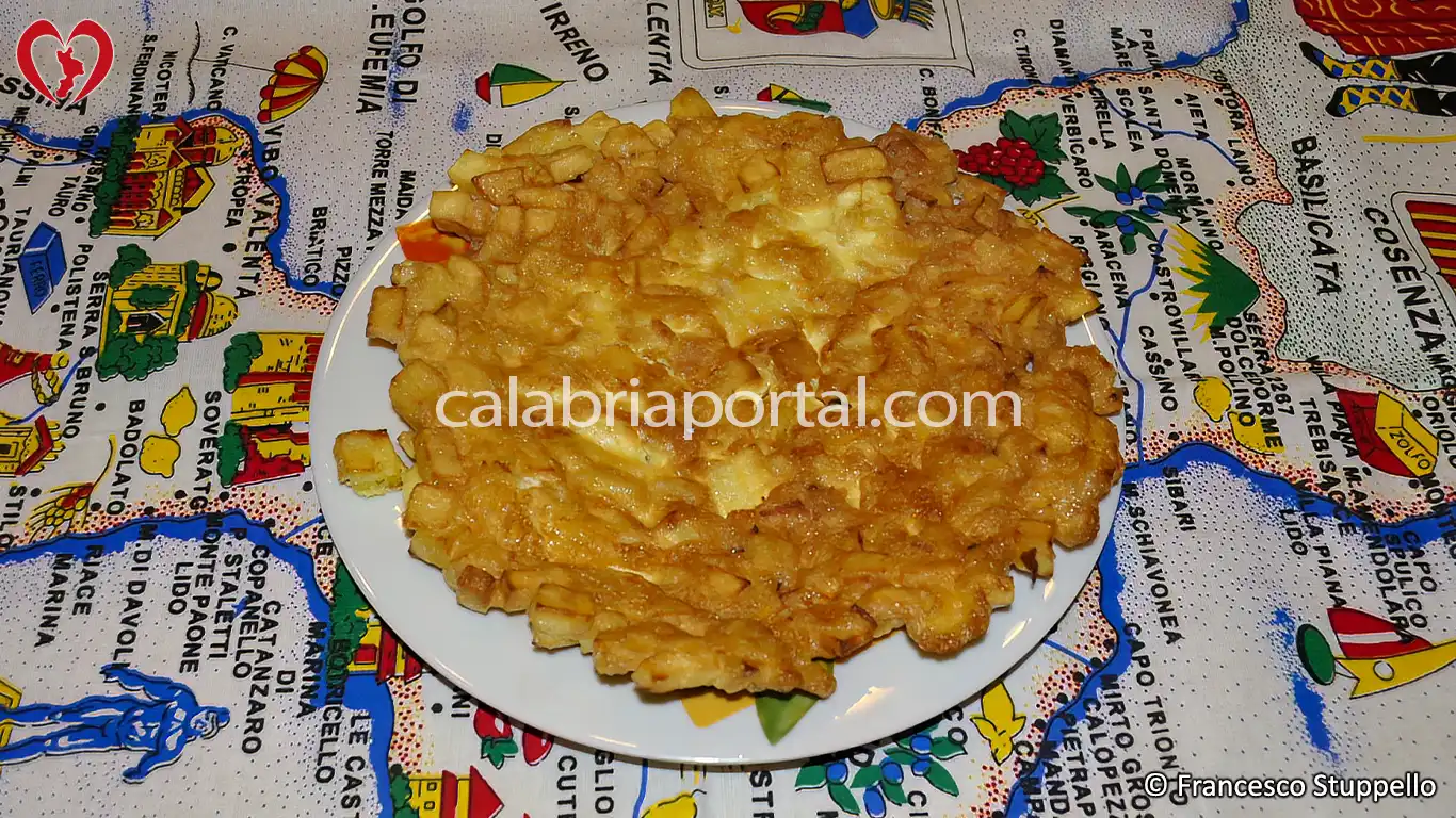 Ricetta Calabrese della Frittata di Patate Ricetta Calabrese della Frittata di Patate