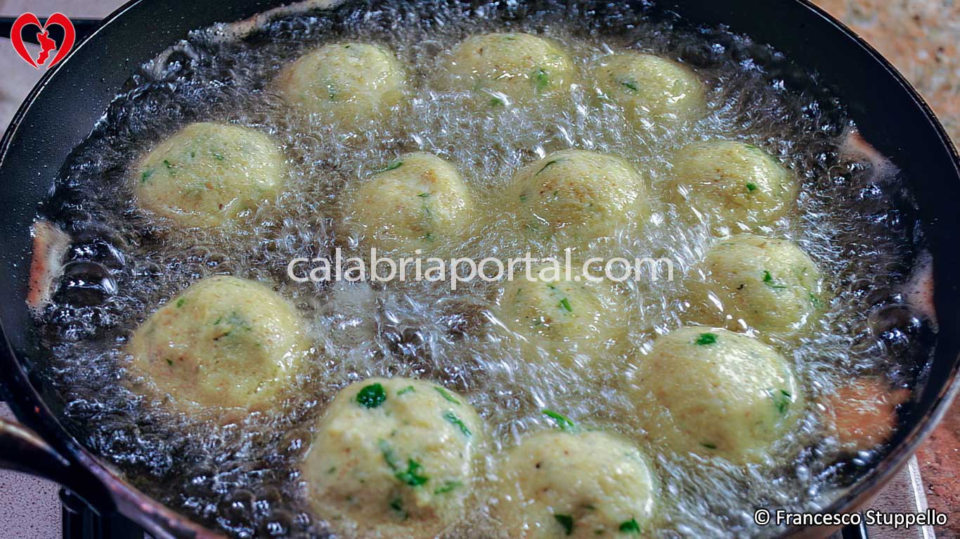 Ricetta delle Polpette di Ricotta alla Calabrese: la Frittura