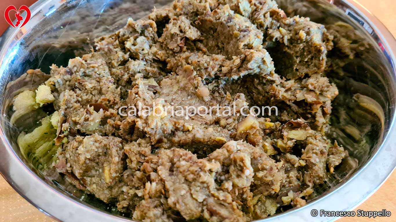 Ricetta delle Polpette di Melanzane alla Calabrese: Unite il Pane con le Melanzane Ricetta delle Polpette di Melanzane alla Calabrese: Unite il Pane con le Melanzane