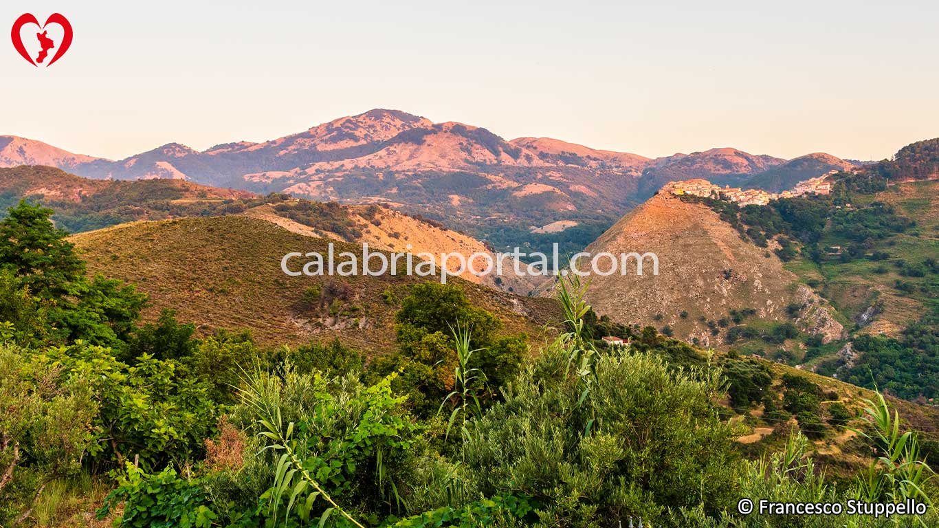 Il Monte Ciagola da Sarre di Tortora Il Monte Ciagola da Sarre di Tortora