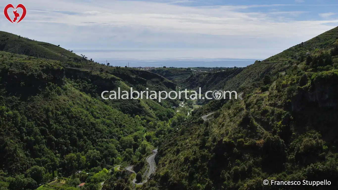 La Valle della Fiumarella vista dal Centro Storico di Tortora