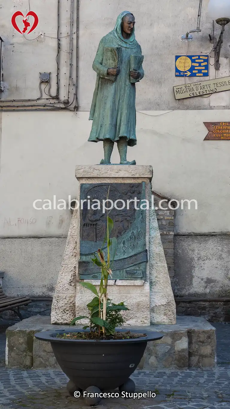 Monumento a Bruno da Longobucco Monumento a Bruno da Longobucco