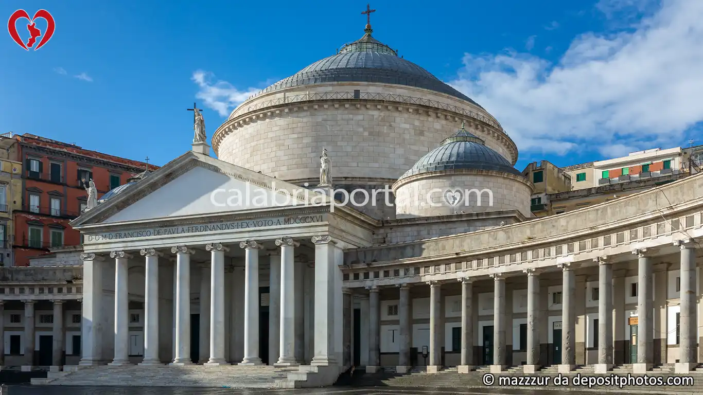 Chiesa di San Francesco da Paola a Napoli in Piazza Plebiscito Chiesa di San Francesco da Paola a Napoli in Piazza Plebiscito