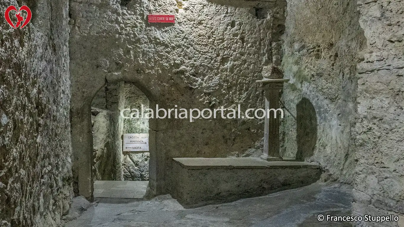Romitorio di San Francesco presso il Santuario di Paola (CS) Romitorio di San Francesco presso il Santuario di Paola (CS)
