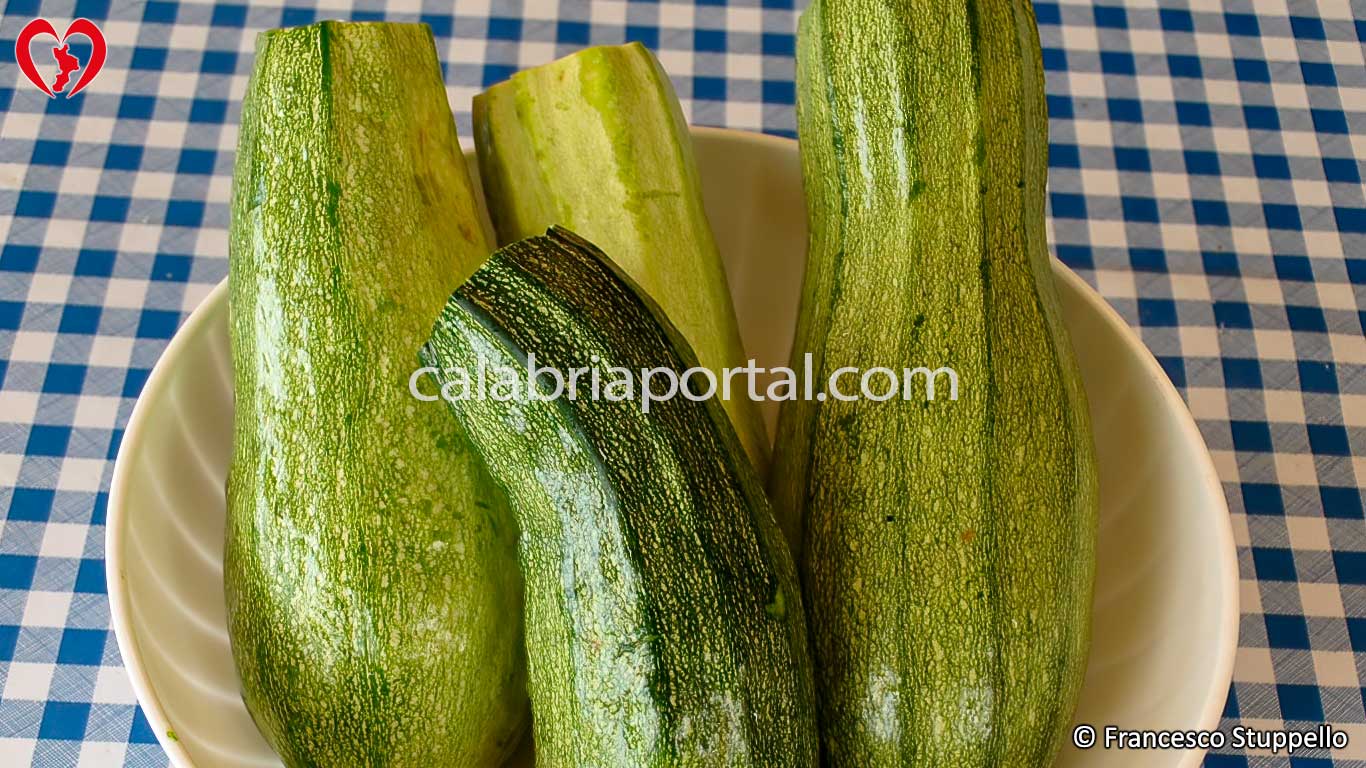 Ricetta dei Filetti di Zucchine alla Calabrese: le Zucchine Lavate