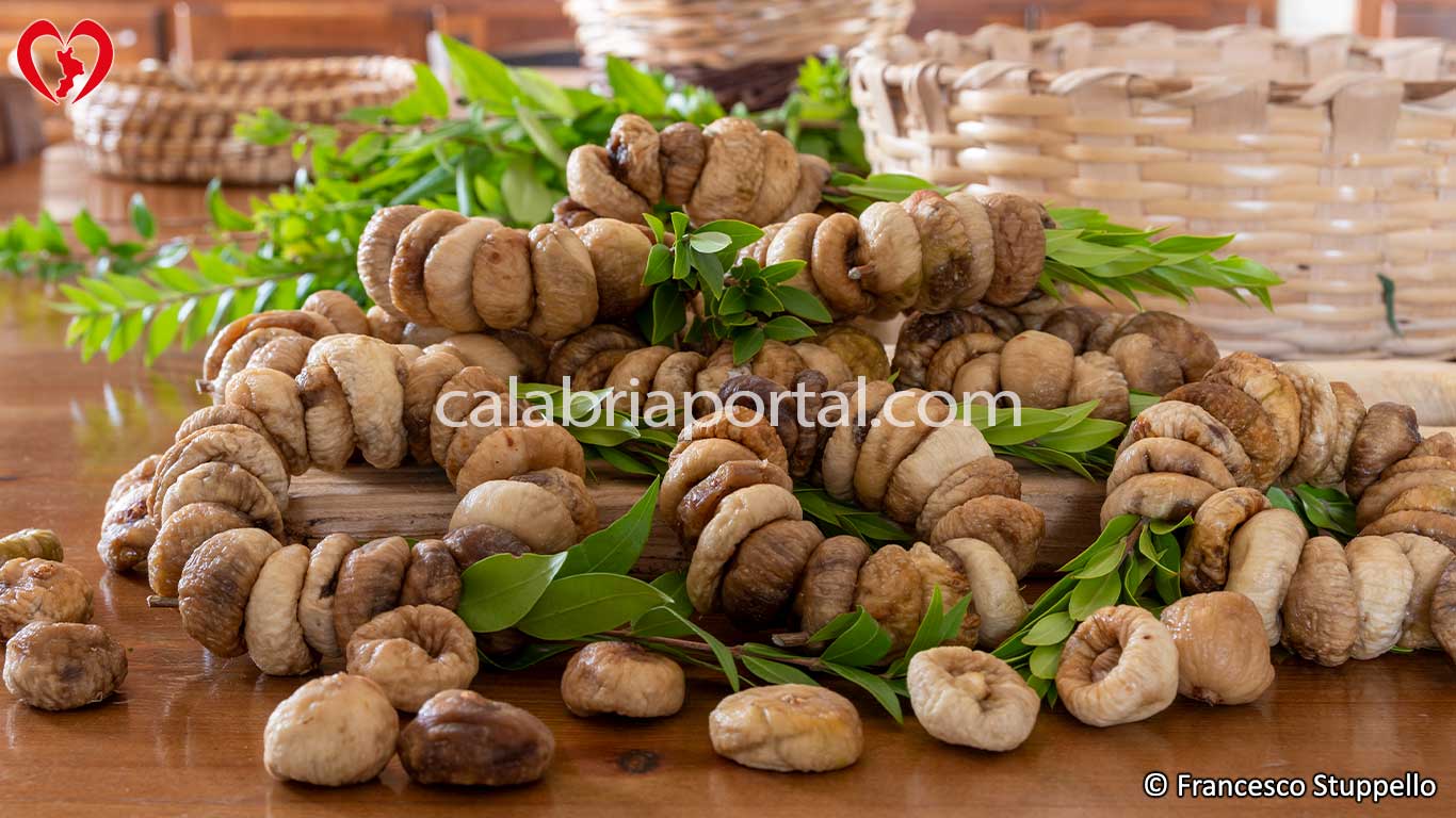 Fichi Secchi a Corolla