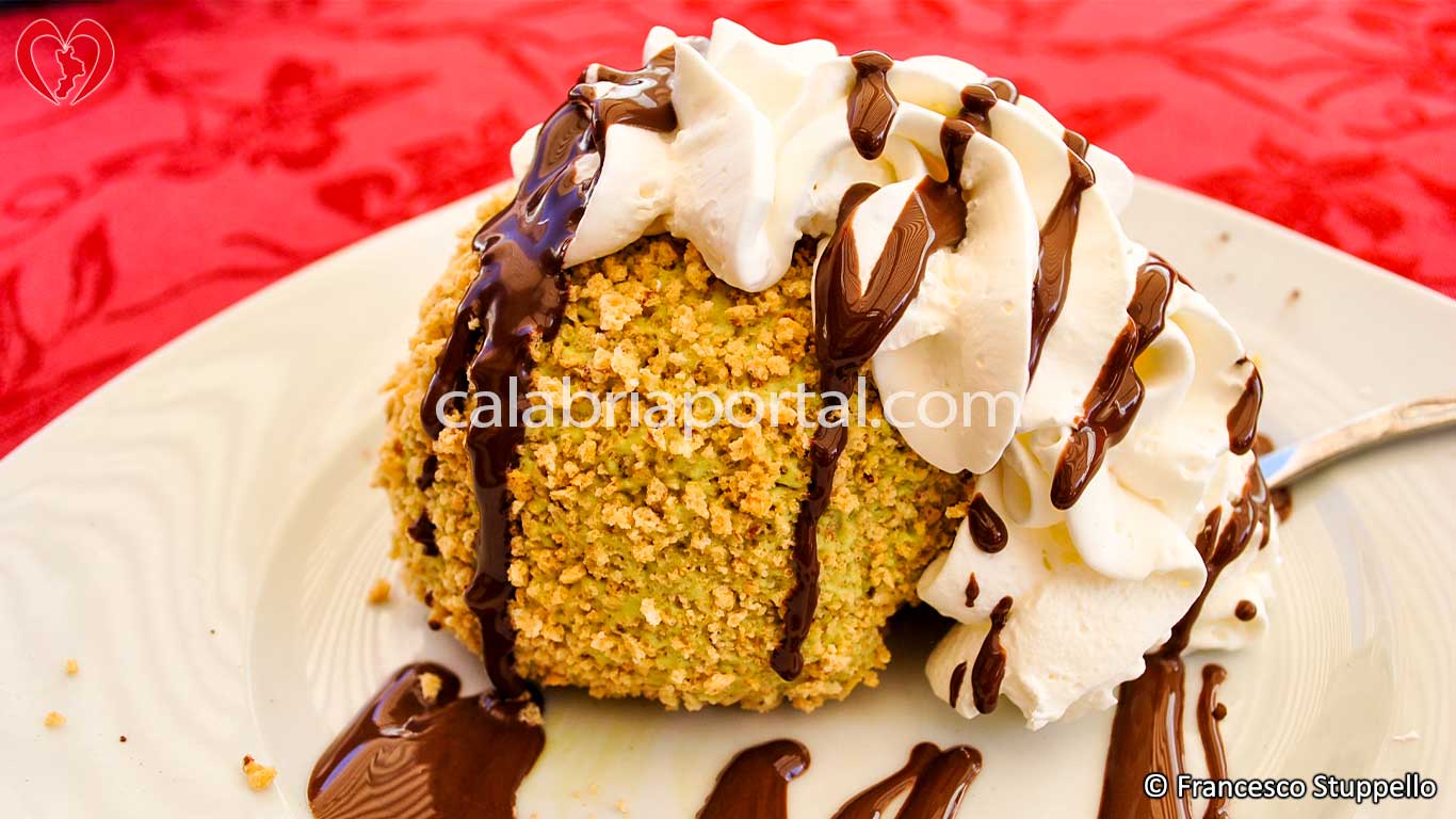 Tartufo di Pizzo al gusto pistacchio Tartufo di Pizzo al gusto pistacchio
