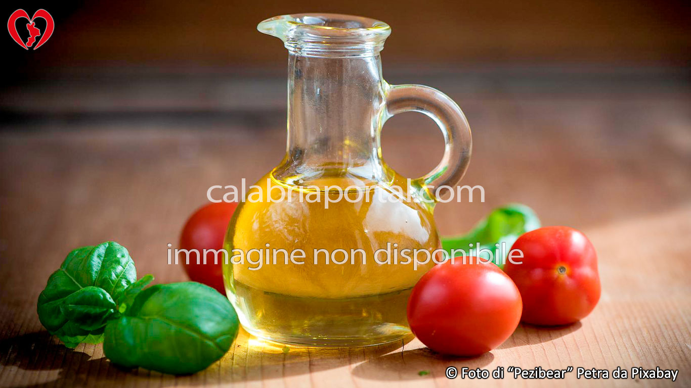 Olio Extravergine di Oliva Bruzio DOP Colline Joniche Presilane Olio Extravergine di Oliva Bruzio DOP Colline Joniche Presilane