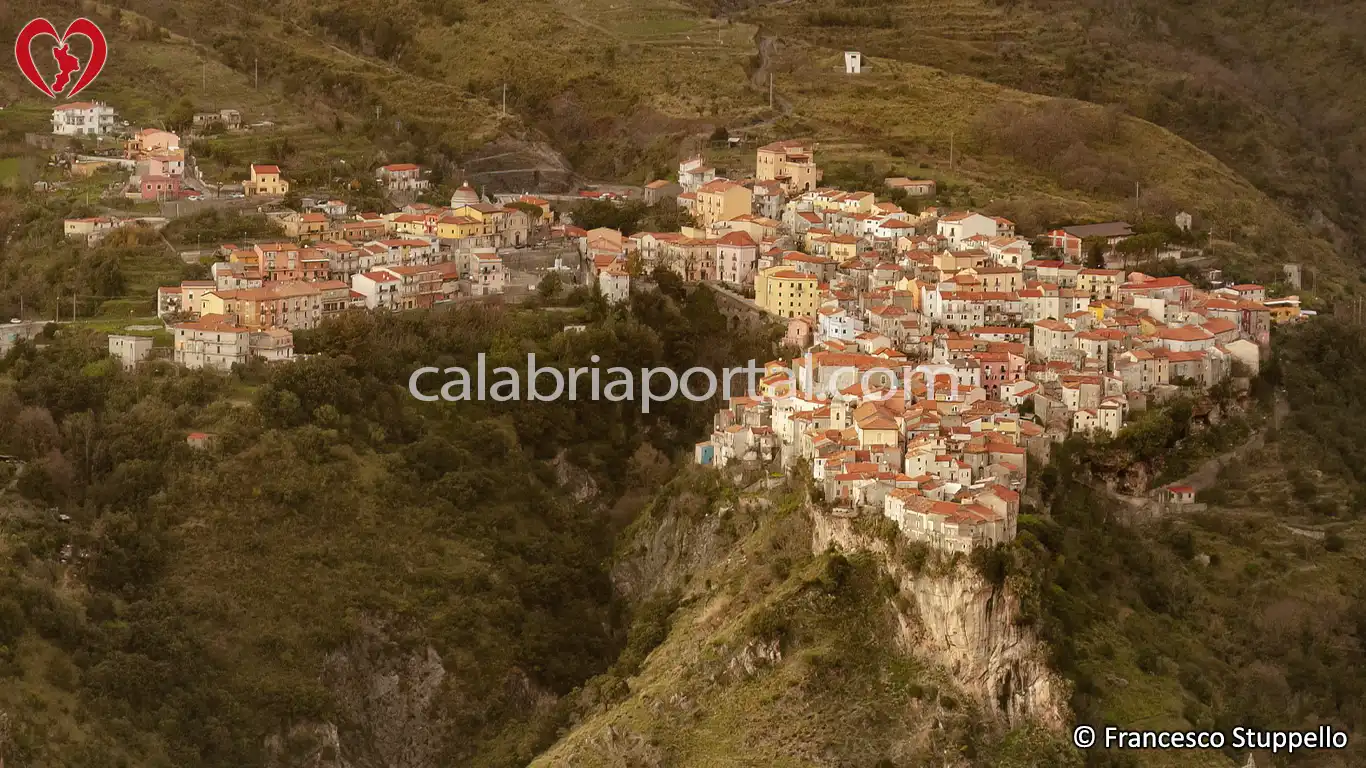Tortora Centro Storico visto da Aieta Tortora Centro Storico visto da Aieta
