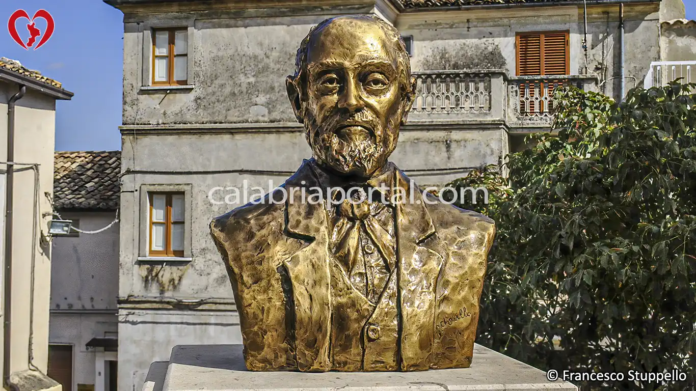 Monumento a Girolamo De Rada a Lungro (CS)