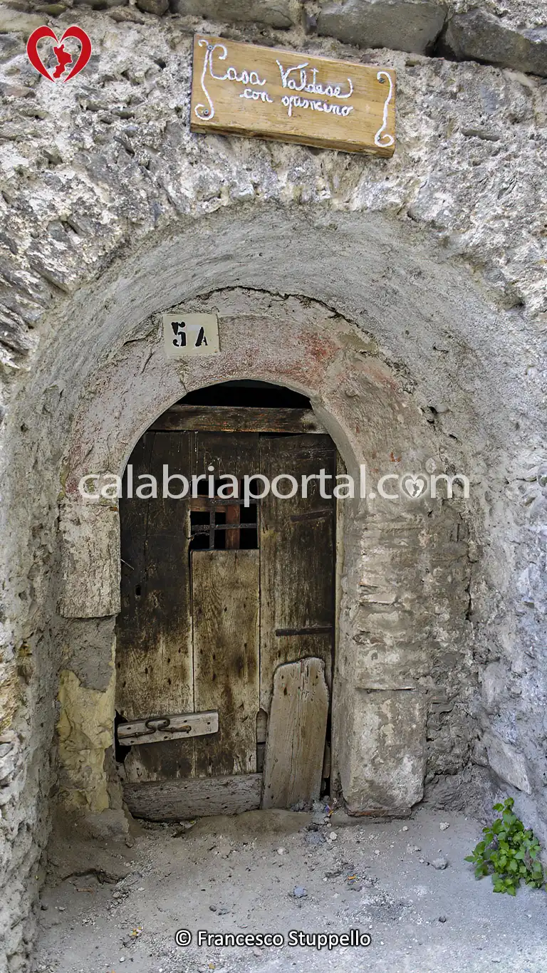 Antica Casa Occitana a San Sisto dei Valdesi (CS)